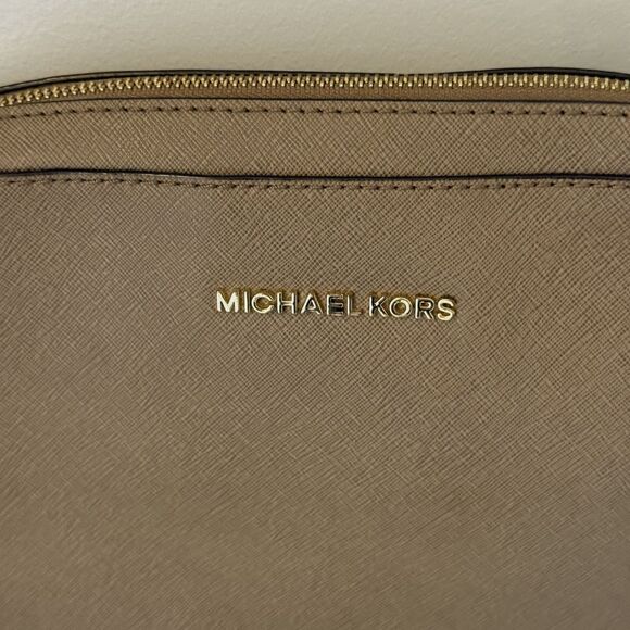 MICHAEL KORS Women Jet Set East West Crossbody Saffiano Tan Leather Purse Bag - Picture 4 of 16